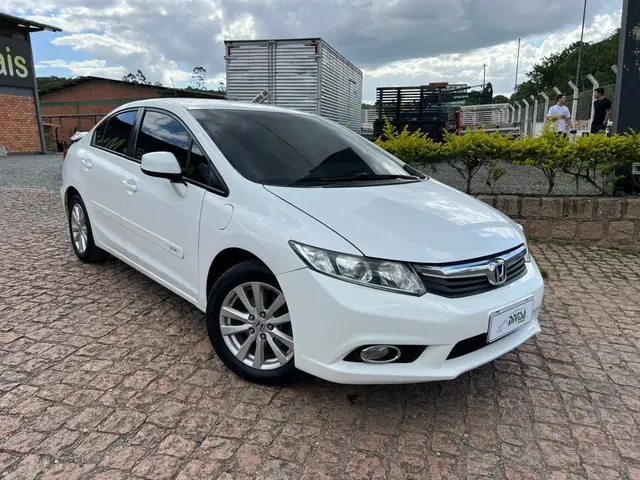 Carro Honda Civic 2014 New  LXS 1.8 16V i-VTEC (Flex)