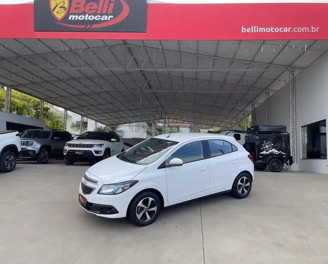 Carro Chevrolet Onix 2015 1.4 LT SPE/4 (Aut)