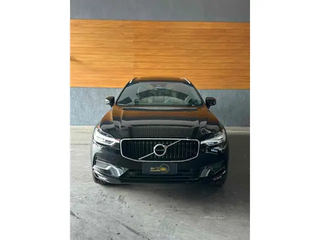 Carro Volvo XC60 2020 2.0 D5 Momentum 4WD