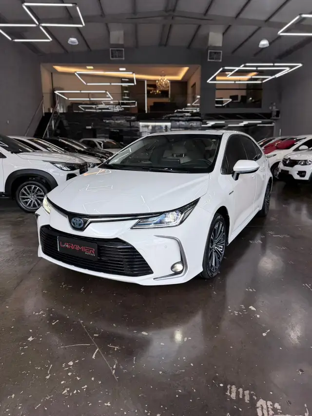 Carro Toyota Corolla 2022 Altis Premium Hybrid 1.8 (Flex) (Aut)