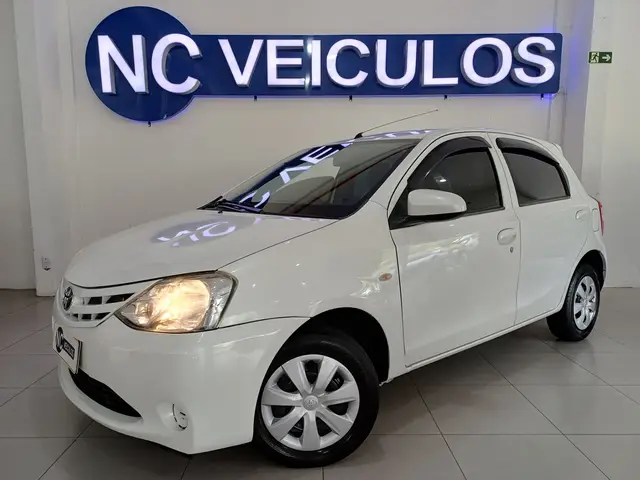 Carro Toyota Etios 2016 X 1.3 (Flex)