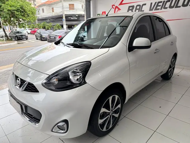 Carro Nissan March 2017 1.6 16V SL CVT (Flex)