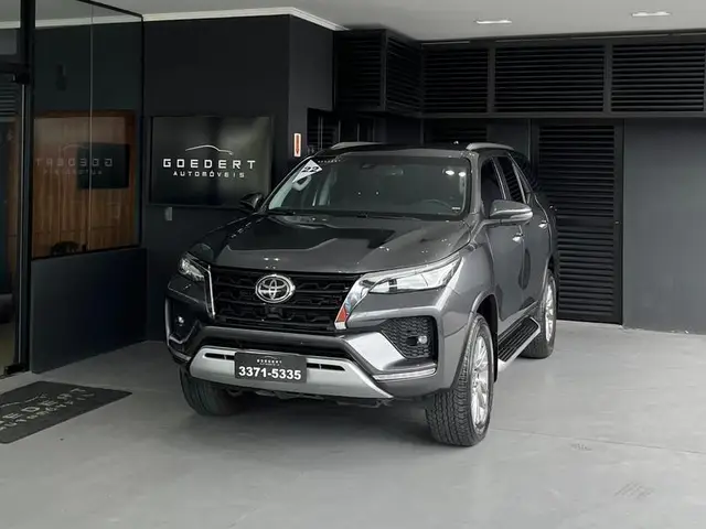 Carro Toyota Hilux Cabine Dupla 2022 SRX 2.8 TDI CD 4x4 (Aut)