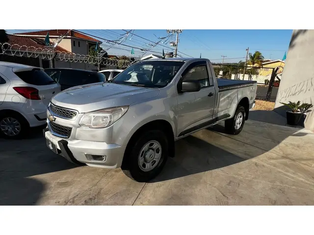Carro Chevrolet S10 Cabine Simples 2015 S10 2.8 CTDi Cabine Simples LS 4WD