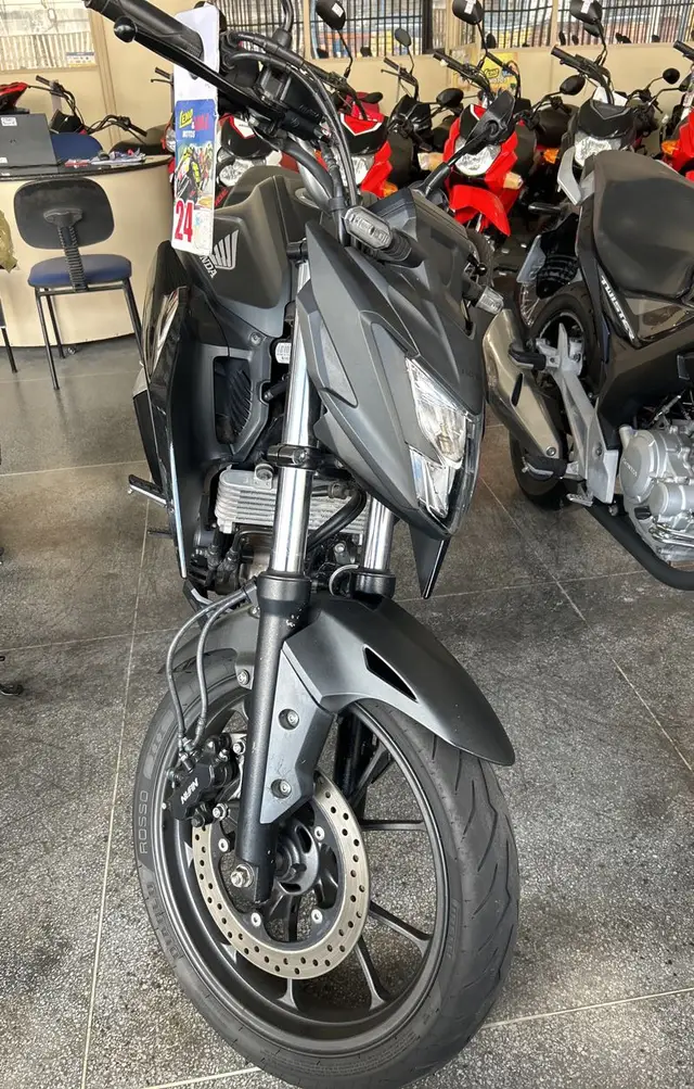 Moto Honda CB 300F Twister 2024 (CBS)