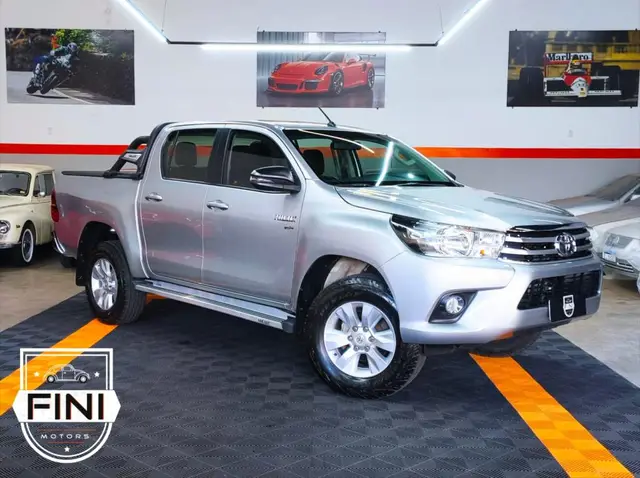 Carro Toyota Hilux Cabine Dupla 2018 SR 4x2 2.7 16V/2.7 Flex Mec.