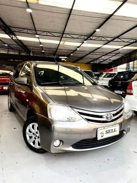 Carro Toyota Etios 2017 X 1.3 (Flex)