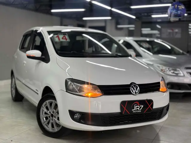 Carro Volkswagen Fox 2014 1.6 VHT Highline (Flex)