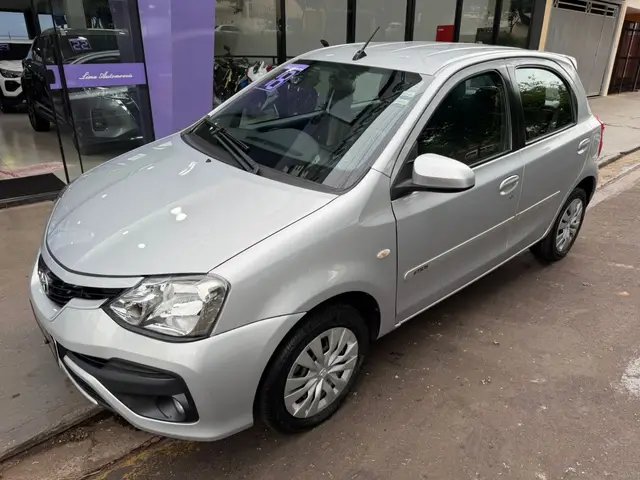Carro Toyota Etios 2018 XS 1.5 (Aut) (Flex)