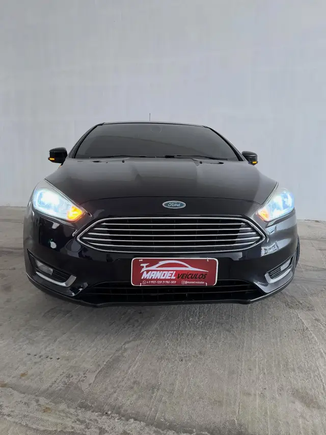 Carro Ford Focus Hatch 2016 Titanium 2.0 PowerShift