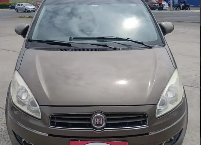 Carro Fiat Idea 2014 Attractive 1.4 8V (Flex)