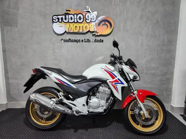 Moto Honda CB 300R 2015 (ABS)
