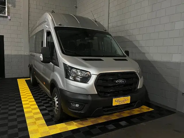Carro Ford Transit 2023 Minibus 18 Lug. 2.0 Diesel