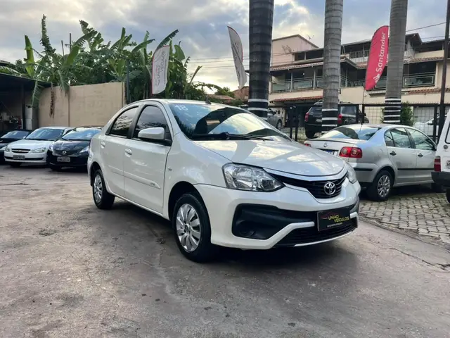 Carro Toyota Etios Sedan 2018 XS 1.5 (Aut) (Flex)