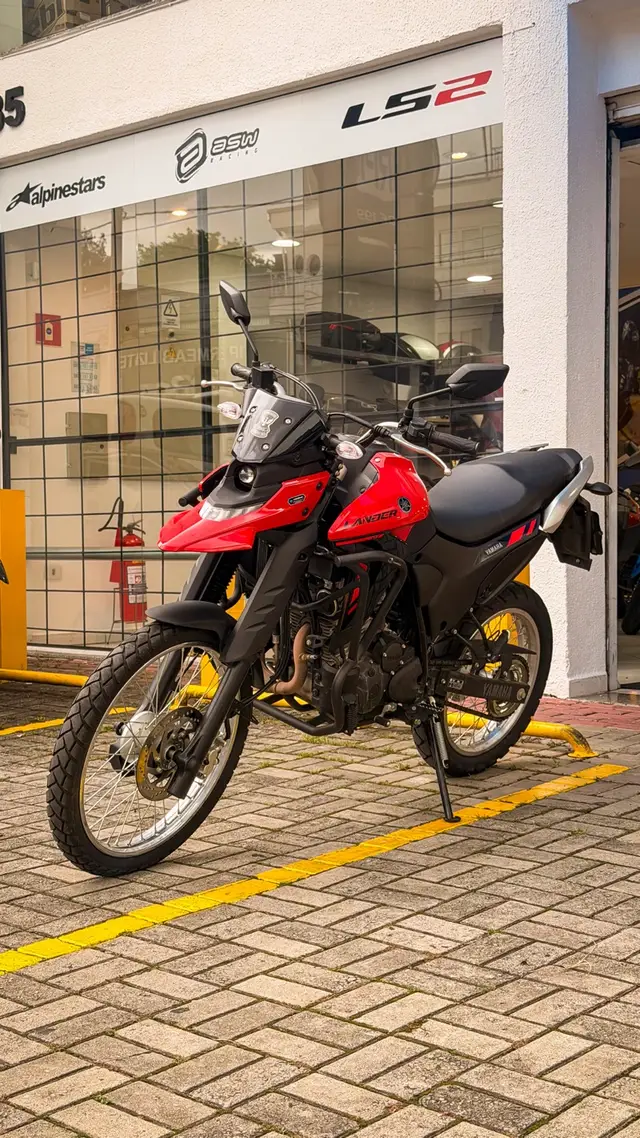 Moto Yamaha XTZ 250 Lander 2025 Connected