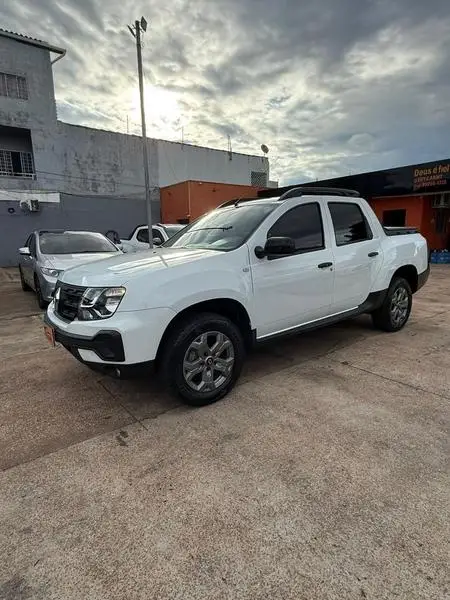 Carro Renault Oroch 2024 Intense 1.6 (Flex)