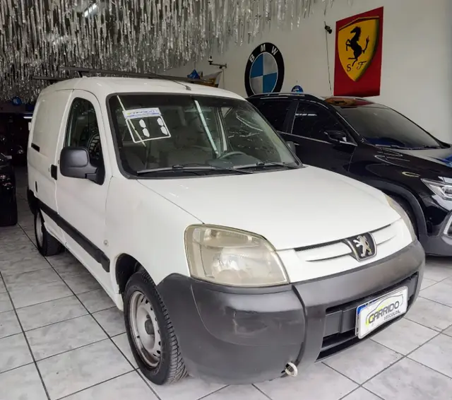 Carro Peugeot Partner 2011 Furgão 1.6 16V (Flex)