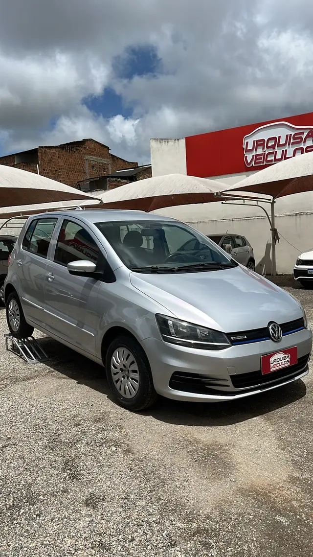 Carro Volkswagen Fox 2015 BlueMotion 1.0 MPI (Flex)