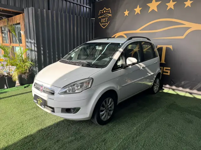 Carro Fiat Idea 2015 Attractive 1.4 8V (Flex)