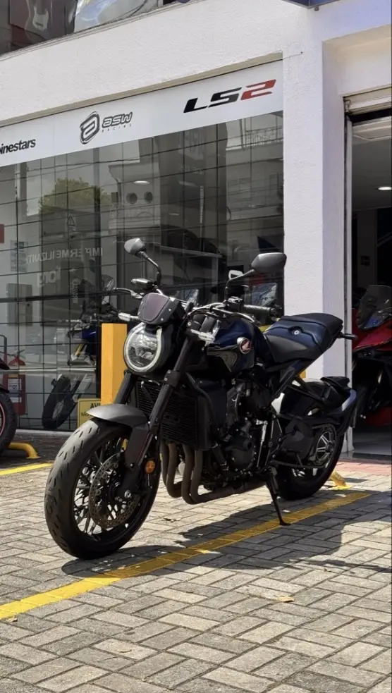 Moto Honda CB 1000R 2023 Black Edition