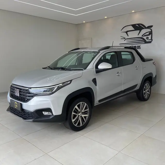 Carro Fiat Strada 2023 Volcano 1.3 8V CD AT