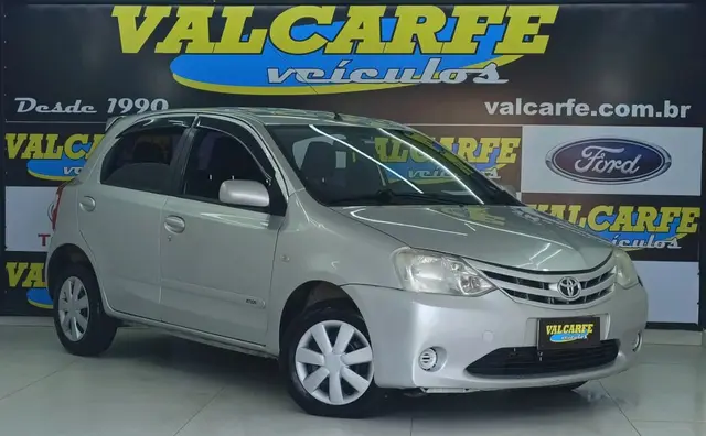 Carro Toyota Etios 2013 XS 1.3 (Flex)