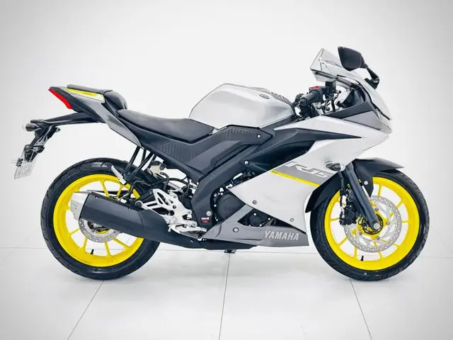 Moto Yamaha YZF R15 2024 ABS