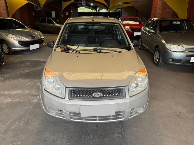 Carro Ford Fiesta Hatch 2008 1.0 (Flex)