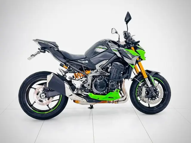 Moto Kawasaki Z 900 2023 R Edition