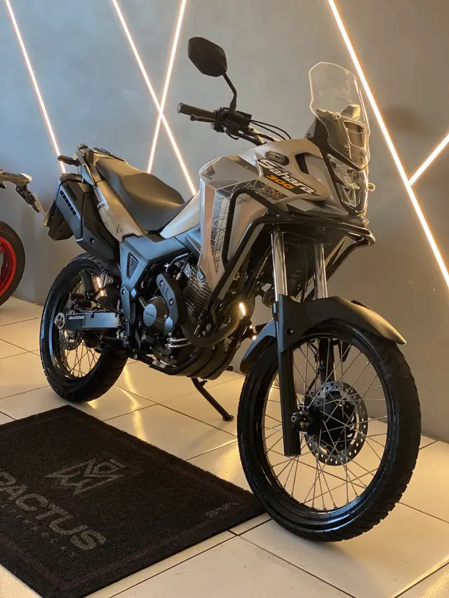 Moto Honda XRE Sahara 300 2025 Adventure