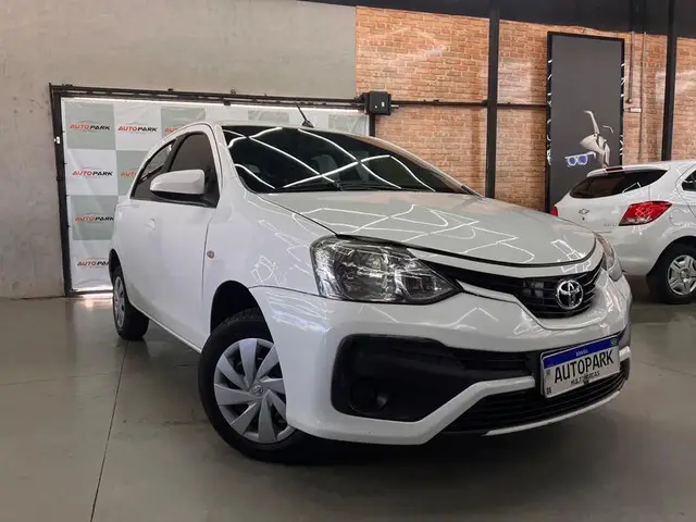 Carro Toyota Etios 2018 X 1.3 (Flex)
