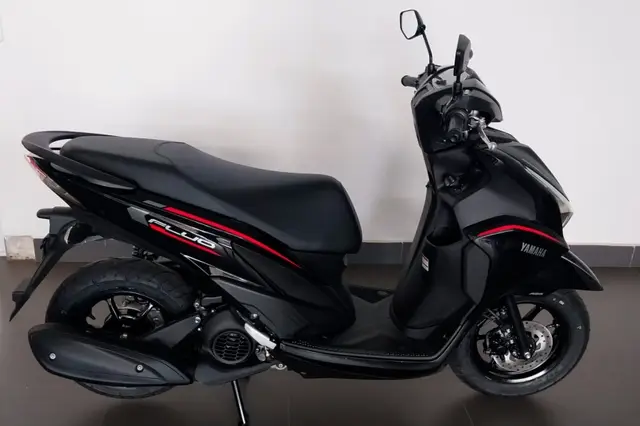 Moto Yamaha Fluo 2026 Hybrid Connected