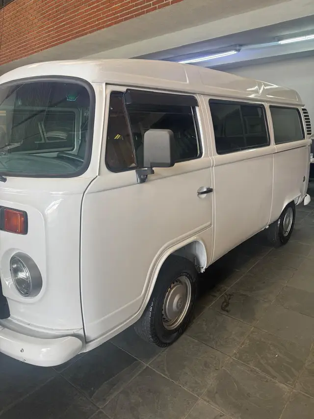 Carro Volkswagen Kombi 2011 Standard 1.4 (Flex)