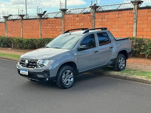 Carro Renault Oroch 2025 Intense 1.6 (Flex)