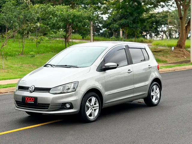 Carro Volkswagen Fox 2016 1.6 MSI Comfortline I-Motion (Flex)