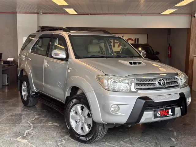 Carro Toyota Hilux SW4 2009 SRV 4x4 3.0 Turbo (aut)