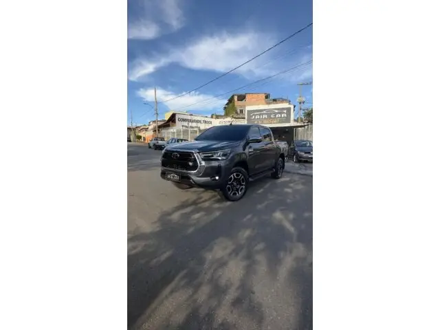 Carro Toyota Hilux Cabine Dupla 2023 SRX 4x4 2.8 Diesel