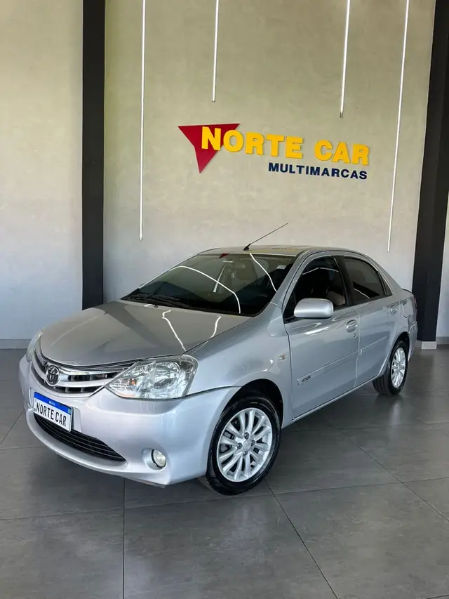 Carro Toyota Etios Sedan 2013 XLS 1.5 (Flex)