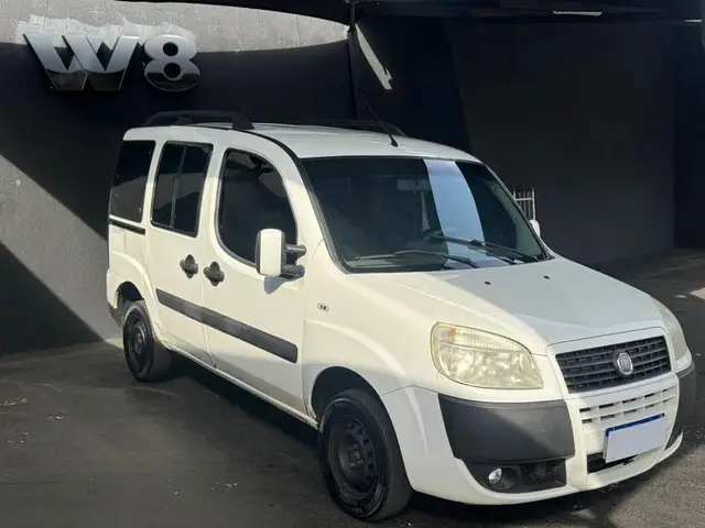 Carro Fiat Doblò 2013 Adv. XINGU 1.8 Flex 16V 5p