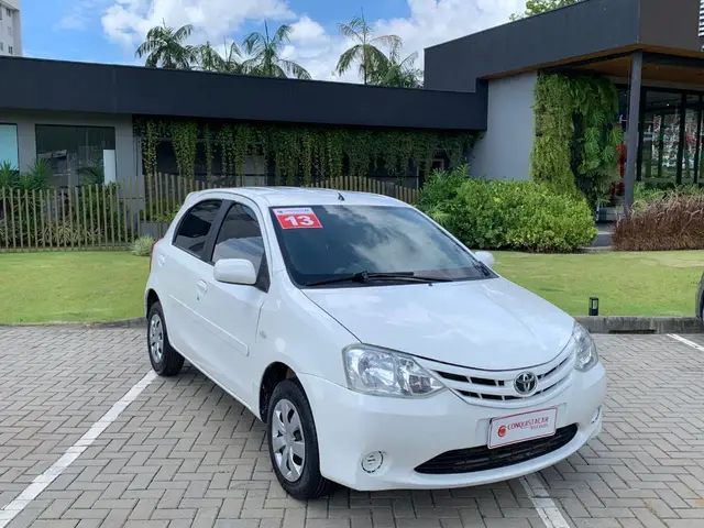 Carro Toyota Etios 2013 XS 1.3 (Flex)