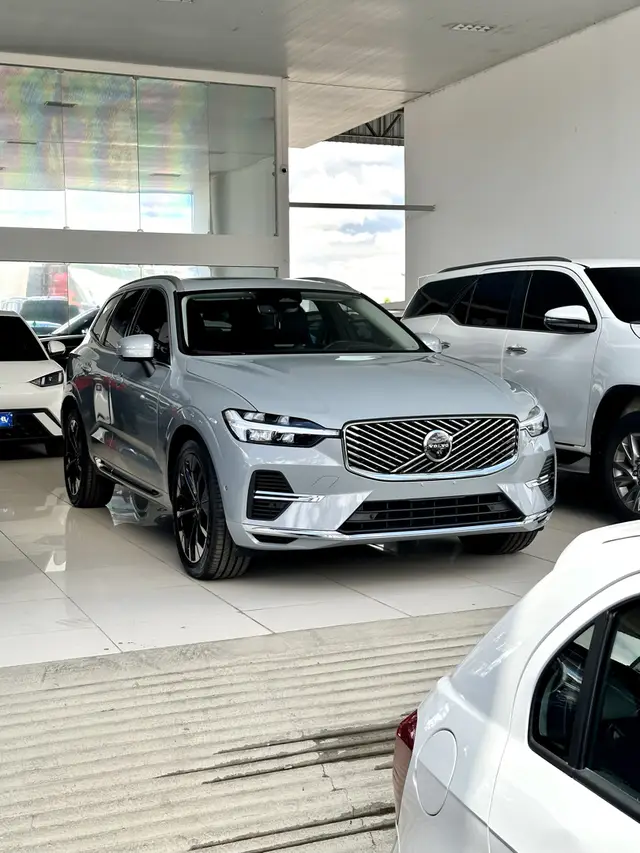 Carro Volvo XC60 2026 Plus PHEV