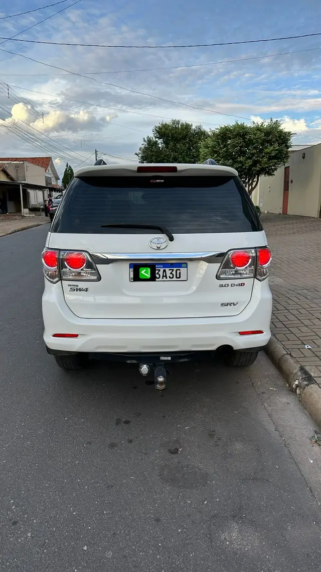 Carro Toyota SW4 2015 Hilux  3.0 TDI 4x4 SRV 5L