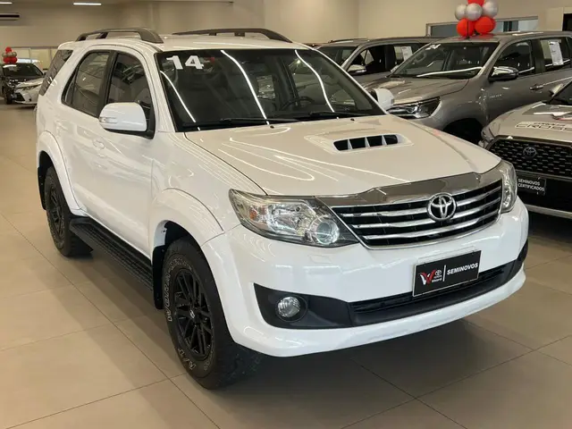 Carro Toyota Hilux SW4 2014 3.0 TDI 4x4 SRV 5L