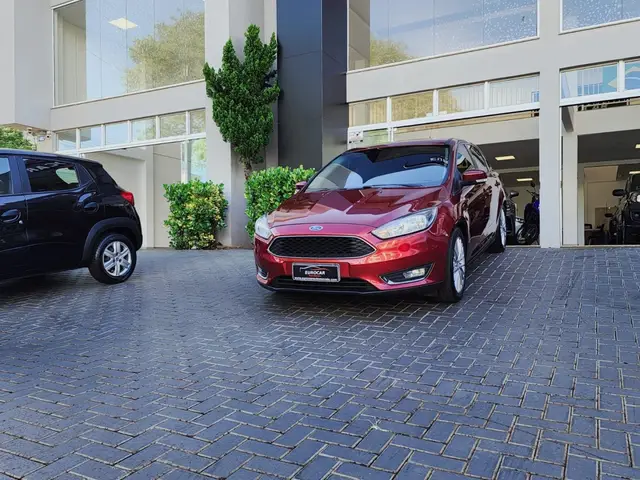 Carro Ford Focus Sedan 2017 SE 2.0 PowerShift