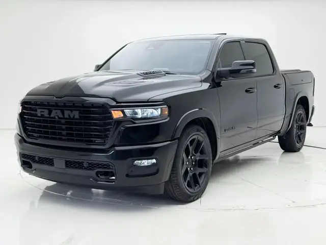 Carro Ram 1500 2025 Laramie Night Edition