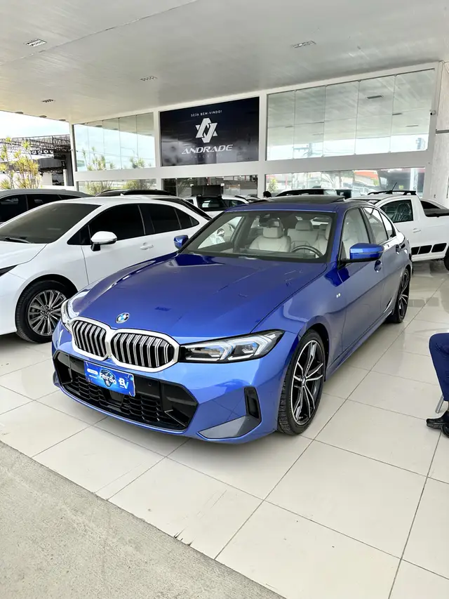 Carro BMW 320i 2023 M Sport 2.0 Turbo (Aut.)