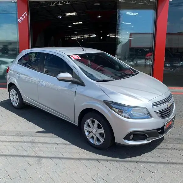 Carro Chevrolet Onix 2013 1.4 LT SPE/4