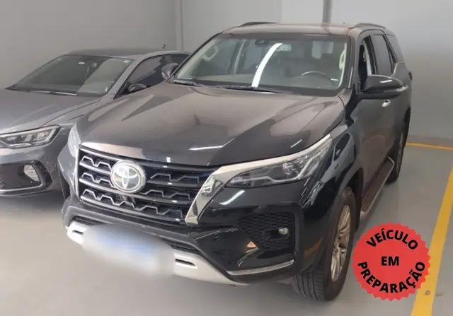 Carro Toyota SW4 2022 SRX 2.8 turbodiesel 7L 4x4 (Aut)