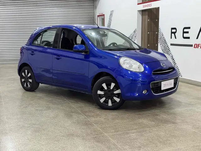 Carro Nissan March 2014 1.6 16V SV (Flex)