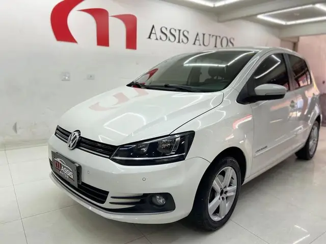 Carro Volkswagen Fox 2015 Comfortline 1.0 TEC (Flex)
